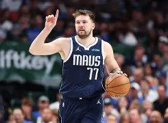 开云在线登录-东契奇调戏女裁判